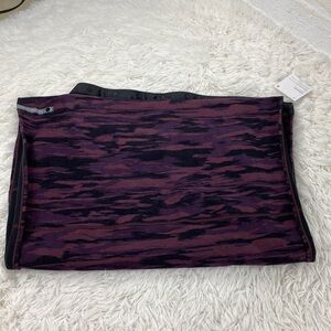 🔥$SALE$🔥 Lululemon Vinyasa Scarf Painted Animal Bordeaux Drama Black